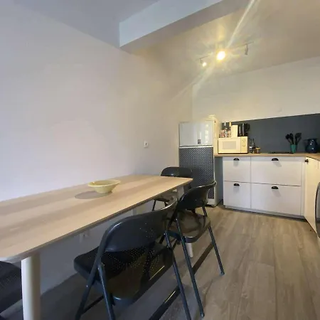 Apartment Sainte-maxime, 2 Pieces Avec Piscine, Terrasse, Parking Prive, Proche Et Commerces - Fr-1-226-487