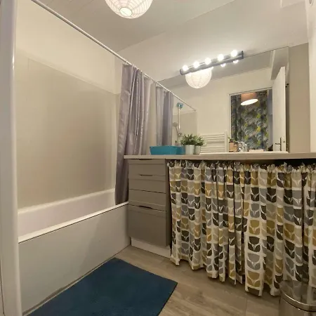 Sainte-maxime, 2 Pieces Avec Piscine, Terrasse, Parking Prive, Proche Et Commerces - Fr-1-226-487 Apartment *